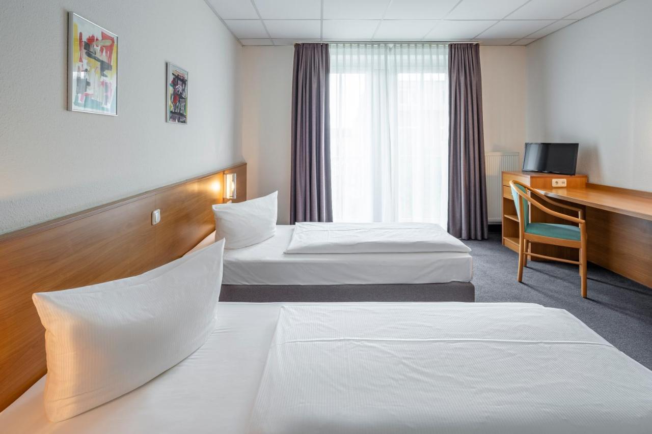 Center Hotel Kaiserhof Наумбург Экстерьер фото